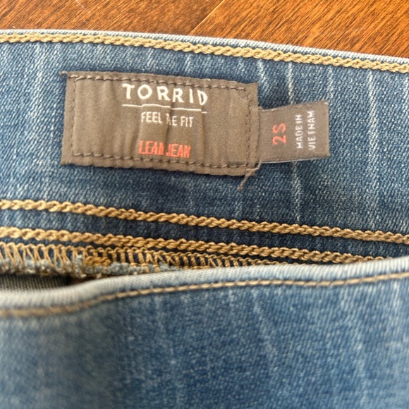 Torrid Light Blue Skinny Jeans - Picture 3 of 4